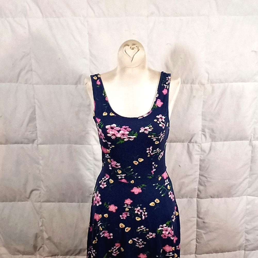 Sheath style dress from "Love Tree"